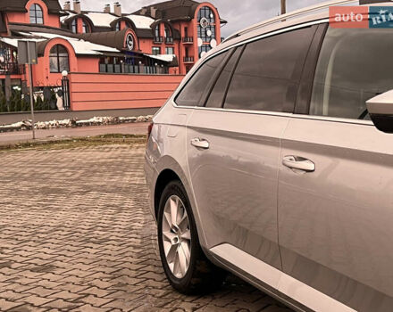 Серый Шкода Суперб, объемом двигателя 2 л и пробегом 302 тыс. км за 20200 $, фото 5 на Automoto.ua