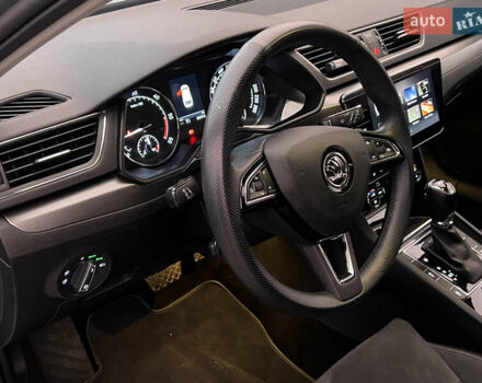 Серый Шкода Суперб, объемом двигателя 2 л и пробегом 302 тыс. км за 20200 $, фото 16 на Automoto.ua