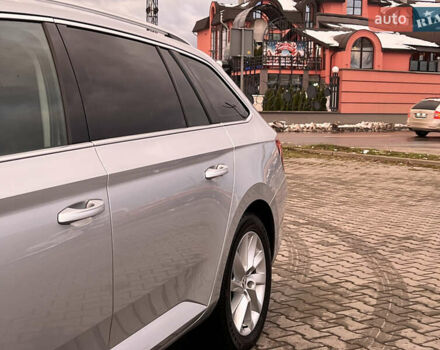 Серый Шкода Суперб, объемом двигателя 2 л и пробегом 302 тыс. км за 20200 $, фото 2 на Automoto.ua