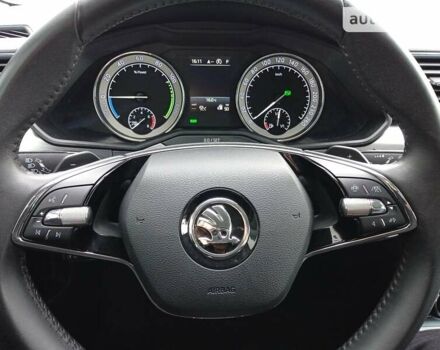 Серый Шкода Суперб, объемом двигателя 1.4 л и пробегом 108 тыс. км за 27900 $, фото 57 на Automoto.ua