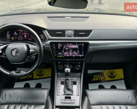 Серый Шкода Суперб, объемом двигателя 1.4 л и пробегом 180 тыс. км за 25999 $, фото 12 на Automoto.ua