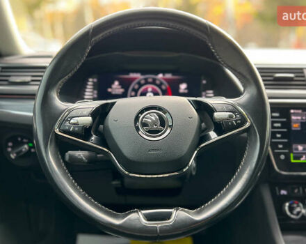 Серый Шкода Суперб, объемом двигателя 1.4 л и пробегом 180 тыс. км за 25999 $, фото 9 на Automoto.ua