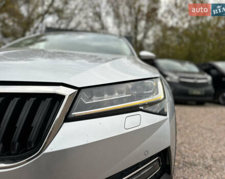 Серый Шкода Суперб, объемом двигателя 2 л и пробегом 182 тыс. км за 23999 $, фото 3 на Automoto.ua