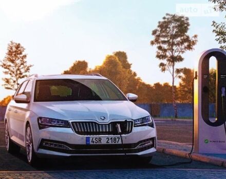 Серый Шкода Суперб, объемом двигателя 1.4 л и пробегом 108 тыс. км за 27900 $, фото 4 на Automoto.ua