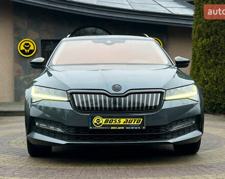 Серый Шкода Суперб, объемом двигателя 1.4 л и пробегом 180 тыс. км за 25999 $, фото 1 на Automoto.ua