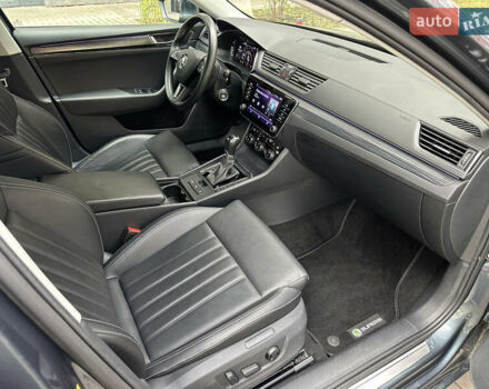 Сірий Шкода Суперб, об'ємом двигуна 2 л та пробігом 150 тис. км за 25500 $, фото 40 на Automoto.ua