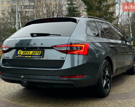 Серый Шкода Суперб, объемом двигателя 1.4 л и пробегом 180 тыс. км за 25999 $, фото 6 на Automoto.ua