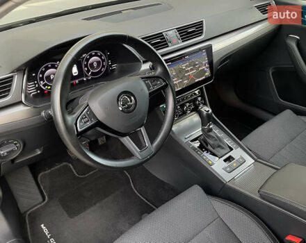 Сірий Шкода Суперб, об'ємом двигуна 1.97 л та пробігом 207 тис. км за 23999 $, фото 35 на Automoto.ua