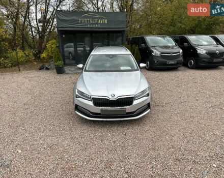 Серый Шкода Суперб, объемом двигателя 2 л и пробегом 182 тыс. км за 23999 $, фото 1 на Automoto.ua