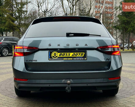 Серый Шкода Суперб, объемом двигателя 1.4 л и пробегом 180 тыс. км за 25999 $, фото 5 на Automoto.ua