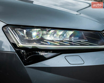 Серый Шкода Суперб, объемом двигателя 1.97 л и пробегом 159 тыс. км за 28400 $, фото 4 на Automoto.ua