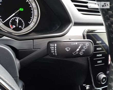 Серый Шкода Суперб, объемом двигателя 1.4 л и пробегом 108 тыс. км за 27900 $, фото 54 на Automoto.ua