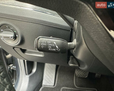 Сірий Шкода Суперб, об'ємом двигуна 2 л та пробігом 150 тис. км за 25500 $, фото 75 на Automoto.ua