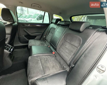 Серый Шкода Суперб, объемом двигателя 2 л и пробегом 182 тыс. км за 23999 $, фото 30 на Automoto.ua