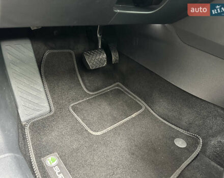 Сірий Шкода Суперб, об'ємом двигуна 2 л та пробігом 150 тис. км за 25500 $, фото 89 на Automoto.ua