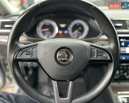 Серый Шкода Суперб, объемом двигателя 2 л и пробегом 182 тыс. км за 23999 $, фото 24 на Automoto.ua