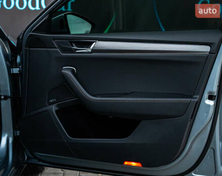 Серый Шкода Суперб, объемом двигателя 1.97 л и пробегом 159 тыс. км за 28400 $, фото 63 на Automoto.ua