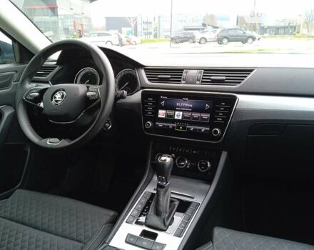 Серый Шкода Суперб, объемом двигателя 1.4 л и пробегом 108 тыс. км за 27900 $, фото 43 на Automoto.ua