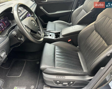 Сірий Шкода Суперб, об'ємом двигуна 2 л та пробігом 150 тис. км за 25500 $, фото 45 на Automoto.ua