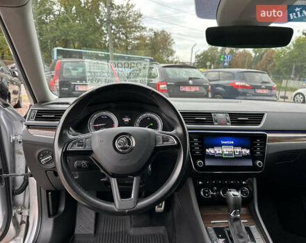 Серый Шкода Суперб, объемом двигателя 2 л и пробегом 182 тыс. км за 23999 $, фото 33 на Automoto.ua