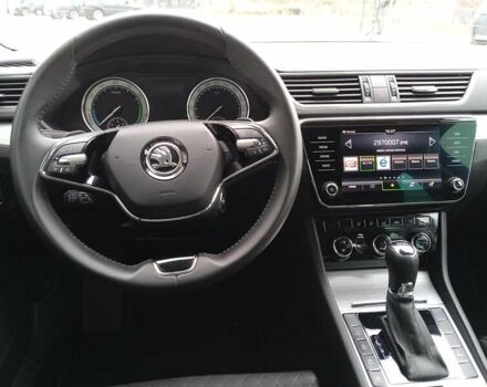 Серый Шкода Суперб, объемом двигателя 1.4 л и пробегом 108 тыс. км за 27900 $, фото 47 на Automoto.ua