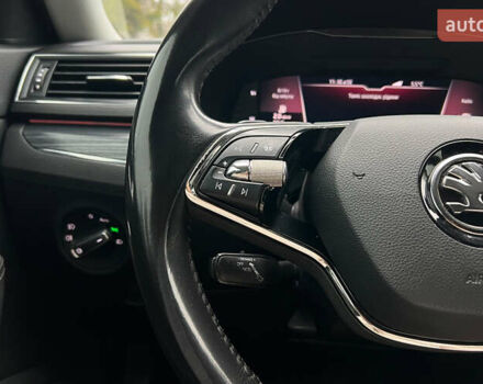 Серый Шкода Суперб, объемом двигателя 1.4 л и пробегом 180 тыс. км за 25999 $, фото 10 на Automoto.ua