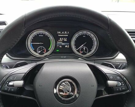 Серый Шкода Суперб, объемом двигателя 1.4 л и пробегом 108 тыс. км за 27900 $, фото 25 на Automoto.ua