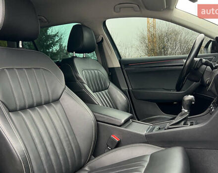 Серый Шкода Суперб, объемом двигателя 1.4 л и пробегом 180 тыс. км за 25999 $, фото 19 на Automoto.ua