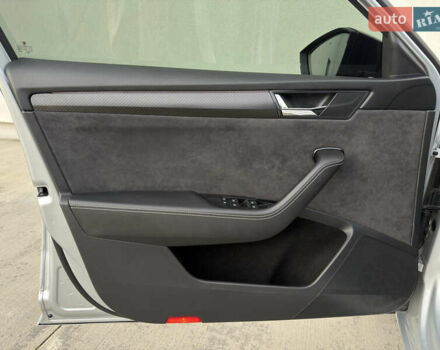 Серый Шкода Суперб, объемом двигателя 2 л и пробегом 201 тыс. км за 23999 $, фото 21 на Automoto.ua