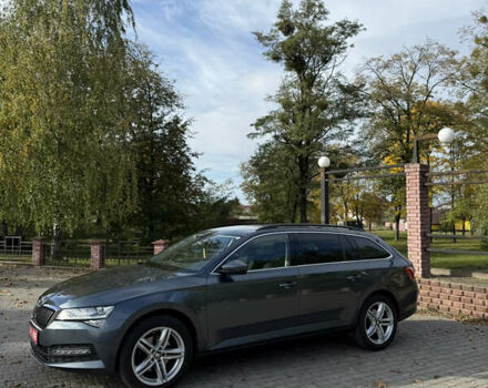 Серый Шкода Суперб, объемом двигателя 1.97 л и пробегом 196 тыс. км за 24300 $, фото 3 на Automoto.ua