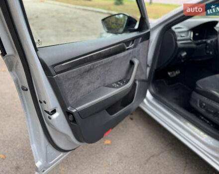 Шкода Суперб 2021 в Луцке на Automoto.ua Серый Шкода Суперб, объемом двигателя 1.97 л и пробегом 224 тыс. км за 28600 $, фото 13 на Automoto.ua