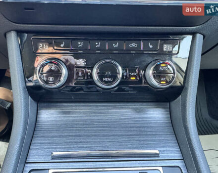 Серый Шкода Суперб, объемом двигателя 2 л и пробегом 183 тыс. км за 22900 $, фото 24 на Automoto.ua