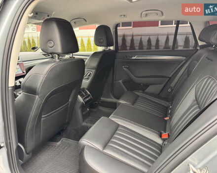 Серый Шкода Суперб, объемом двигателя 2 л и пробегом 183 тыс. км за 22800 $, фото 23 на Automoto.ua