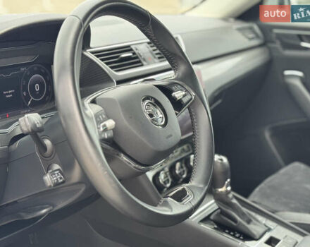 Шкода Суперб 2021 у Києві на Automoto.ua Сірий Шкода Суперб, об'ємом двигуна 1.97 л та пробігом 252 тис. км за 22300 $, фото 16 на Automoto.ua