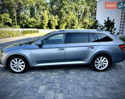 Серый Шкода Суперб, объемом двигателя 2 л и пробегом 183 тыс. км за 22900 $, фото 1 на Automoto.ua