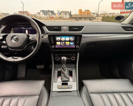 Серый Шкода Суперб, объемом двигателя 2 л и пробегом 183 тыс. км за 22800 $, фото 26 на Automoto.ua