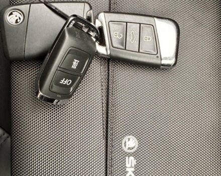 Серый Шкода Суперб, объемом двигателя 2 л и пробегом 183 тыс. км за 22800 $, фото 45 на Automoto.ua