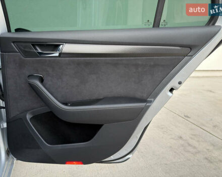 Серый Шкода Суперб, объемом двигателя 2 л и пробегом 201 тыс. км за 23999 $, фото 25 на Automoto.ua