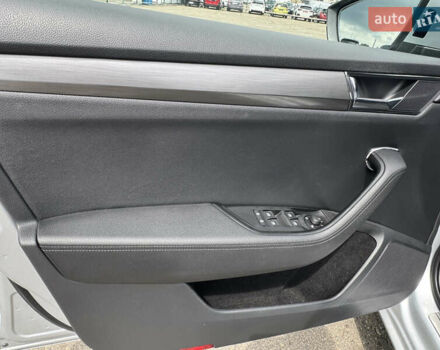 Шкода Суперб 2021 у Києві на Automoto.ua Сірий Шкода Суперб, об'ємом двигуна 1.97 л та пробігом 252 тис. км за 22300 $, фото 19 на Automoto.ua