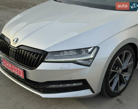 Серый Шкода Суперб, объемом двигателя 2 л и пробегом 201 тыс. км за 23999 $, фото 4 на Automoto.ua