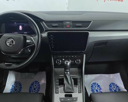 Сірий Шкода Суперб, об'ємом двигуна 2 л та пробігом 195 тис. км за 25550 $, фото 7 на Automoto.ua