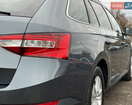 Шкода Суперб 2022 в Луцке на Automoto.ua Серый Шкода Суперб, объемом двигателя 1.97 л и пробегом 172 тыс. км за 20881 $, фото 12 на Automoto.ua