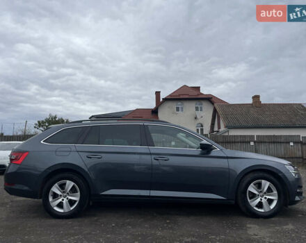 Шкода Суперб 2022 в Луцке на Automoto.ua Серый Шкода Суперб, объемом двигателя 1.97 л и пробегом 172 тыс. км за 20881 $, фото 8 на Automoto.ua