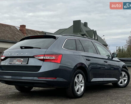 Шкода Суперб 2022 в Луцке на Automoto.ua Серый Шкода Суперб, объемом двигателя 1.97 л и пробегом 172 тыс. км за 20881 $, фото 7 на Automoto.ua
