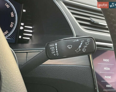 Шкода Суперб 2022 в Луцке на Automoto.ua Серый Шкода Суперб, объемом двигателя 1.97 л и пробегом 172 тыс. км за 20881 $, фото 46 на Automoto.ua