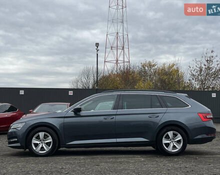 Шкода Суперб 2022 в Луцке на Automoto.ua Серый Шкода Суперб, объемом двигателя 1.97 л и пробегом 172 тыс. км за 20881 $, фото 4 на Automoto.ua