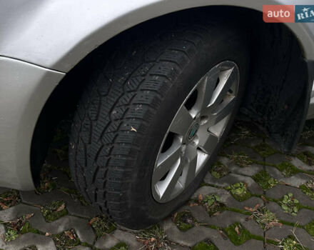 Серый Шкода Суперб, объемом двигателя 2.77 л и пробегом 327 тыс. км за 5500 $, фото 13 на Automoto.ua