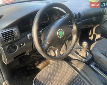 Серый Шкода Суперб, объемом двигателя 1.9 л и пробегом 320 тыс. км за 4000 $, фото 10 на Automoto.ua