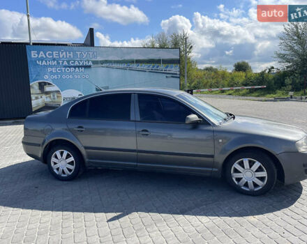 Серый Шкода Суперб, объемом двигателя 1.78 л и пробегом 317 тыс. км за 3700 $, фото 4 на Automoto.ua