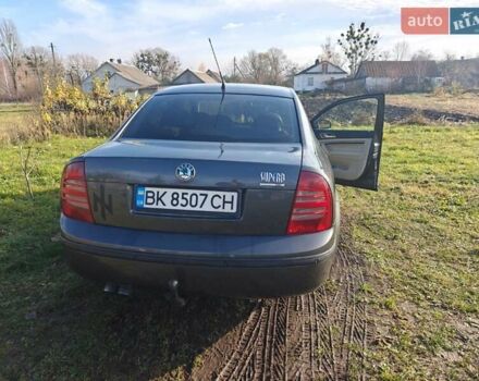 Серый Шкода Суперб, объемом двигателя 1.97 л и пробегом 320 тыс. км за 5600 $, фото 8 на Automoto.ua